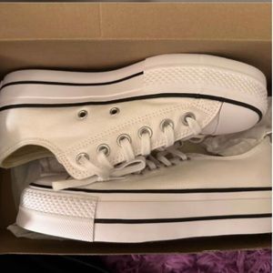 7.5 white platform converse